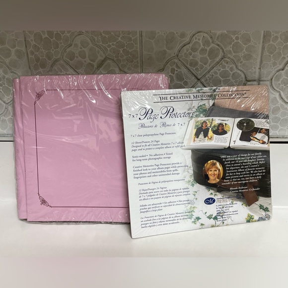 Creative Memories 7x7 Album - Picture 1 of 2